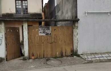 Imagem: A casa possui 2 Dormitórios, 2 Banheiros, 1 Vaga na garagem