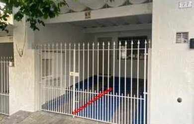 Imagem: A casa possui 2 Dormitórios, 2 Banheiros, 1 Vaga na garagem