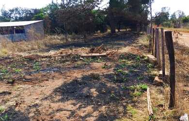 Imagem: O terreno possui 450m² de Área e está localizado em Ponte