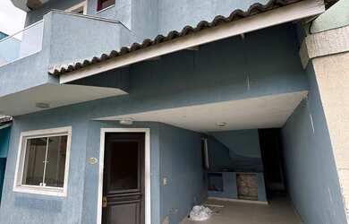 Imagem: A casa possui 3 Dormitórios, 4 Banheiros, 1 Vaga na garagem