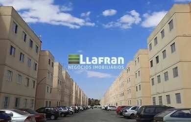 Imagem: O apartamento possui 2 Dormitórios, 1 Banheiro, 1 Vaga na garagem