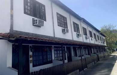 Imagem: A casa possui 2 Dormitórios, 2 Banheiros, 4 Vagas na garagem