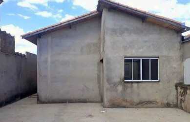 Imagem: A casa possui 2 Dormitórios e está localizado em Ceilândia