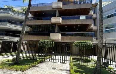 Imagem: O apartamento possui 3 Dormitórios, 3 Banheiros, 2 Vagas na