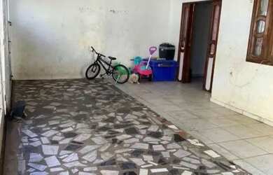 Imagem: A casa possui 2 Dormitórios, 1 Banheiro e está localizado
