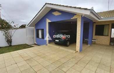 Imagem: A casa possui 2 Dormitórios, 1 Banheiro, 2 Vagas na garagem