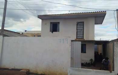 Imagem: A casa possui 2 Dormitórios, 1 Banheiro, 1 Vaga na garagem