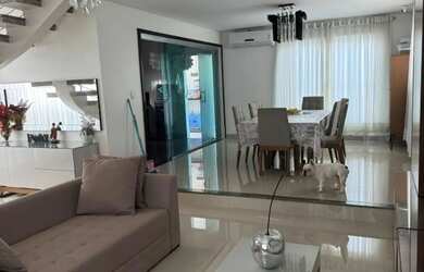 Imagem: A casa em condomínio à venda possui 5 Dormitórios, 5 Banheiros