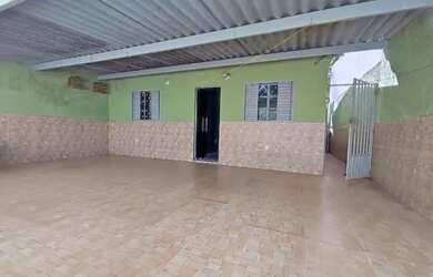 Imagem: A casa possui 2 Dormitórios e está localizado em Vale Encantado