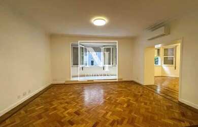 Imagem: O apartamento possui 3 Dormitórios, 2 Banheiros, 200m² de