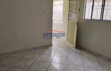 Imagem: A casa possui 1 Dormitório, 1 Banheiro, 48m² de Área e está