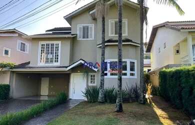 Imagem: A casa em condomínio possui 4 Dormitórios, 4 Banheiros, 4