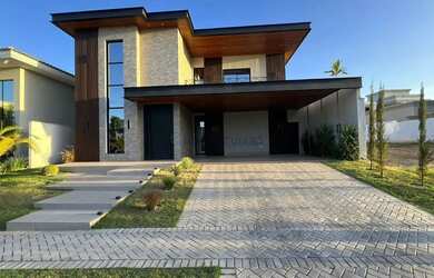 Imagem: A casa em condomínio possui 3 Dormitórios, 2 Banheiros, 4