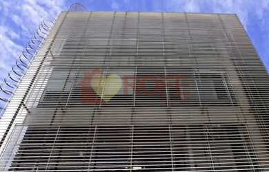 Imagem: O depósito possui 5 Vagas na garagem, 750m² de Área e está