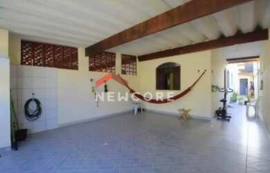 Imagem: A casa possui 2 Dormitórios, 2 Banheiros, 1 Vaga na garagem