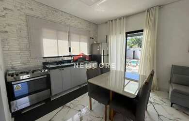 Imagem: A casa em condomínio possui 3 Dormitórios, 3 Banheiros, 3