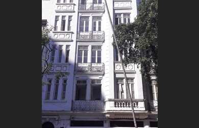 Imagem: O terreno possui 600m² de Área e está localizado em Centro