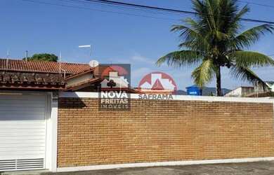 Imagem: A casa possui 5 Dormitórios, 3 Banheiros, 4 Vagas na garagem