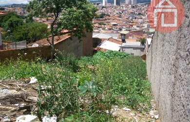 Imagem: O terreno possui 300m² de Área e está localizado em Matadouro