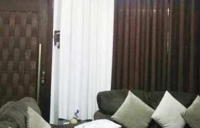 Imagem: A casa possui 3 Dormitórios, 1 Banheiro, 2 Vagas na garagem