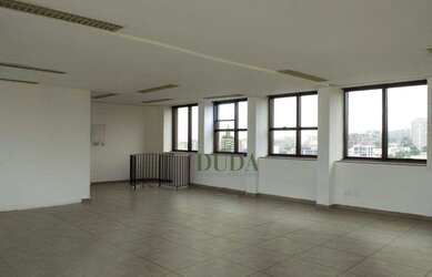 Imagem: O depósito possui 5 Vagas na garagem, 1500m² de Área e Imóvel