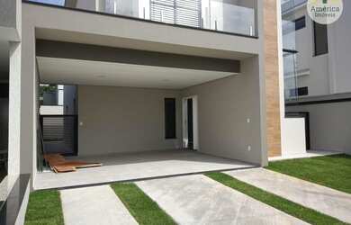 Imagem: A casa em condomínio possui 3 Dormitórios, 1 Banheiro, 4 Vagas