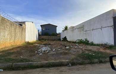 Imagem: O terreno possui 275m² de Área e está localizado em Alcides