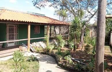 Imagem: A casa possui 2 Dormitórios, 2 Banheiros, 2 Vagas na garagem