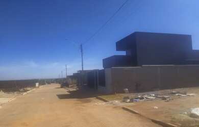 Imagem: A casa em condomínio possui 412m² de Área e está localizado