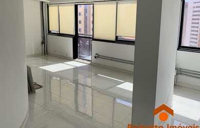 Imagem: O depósito possui 2 Vagas na garagem, 95-0m² de Área e está