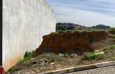 Imagem: O terreno possui 126m² de Área e está localizado em Parque