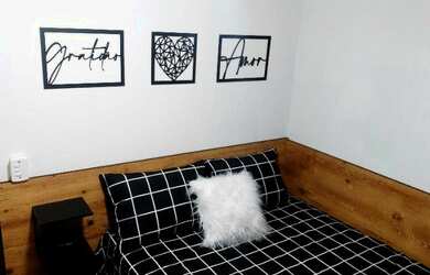 Imagem: O apartamento possui 2 Dormitórios, 1 Banheiro, 1 Vaga na garagem