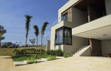 Imagem: A casa em condomínio possui 5 Dormitórios, 5 Banheiros, 4