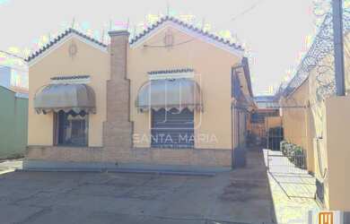 Imagem: O depósito possui 4 Vagas na garagem, 157m² de Área e está