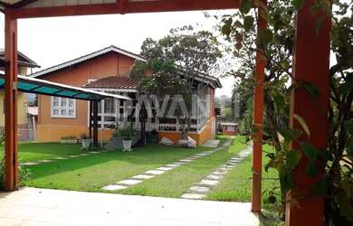 Imagem: A casa em condomínio possui 3 Dormitórios, 2 Banheiros, 2