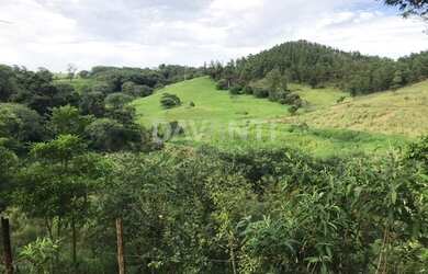 Imagem: O terreno possui 2000m² de Área e está localizado em Vale