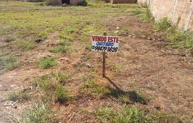 Imagem: O terreno possui 200m² de Área e está localizado em Senador