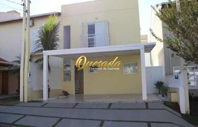 Imagem: A casa em condomínio possui 3 Dormitórios, 3 Banheiros, 2