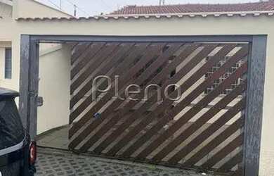 Imagem: A casa possui 3 Dormitórios, 1 Banheiro, 2 Vagas na garagem