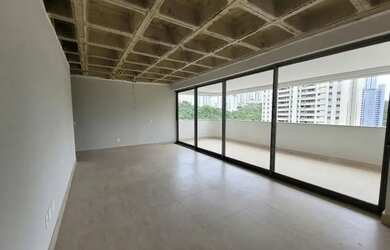 Imagem: O apartamento possui 4 Dormitórios, 5 Banheiros, 5 Vagas na