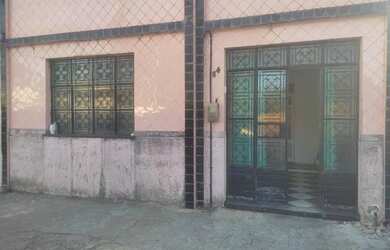 Imagem: A casa possui 3 Dormitórios, 2 Banheiros e está localizado