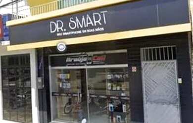 Imagem: A casa possui 4 Dormitórios, 3 Banheiros e 2 Vagas na garagem