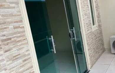 Imagem: A casa possui 3 Dormitórios e 2 Banheiros e está localizado