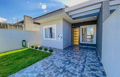 Imagem: A casa possui 3 Dormitórios, 1 Banheiro, 2 Vagas na garagem