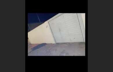 Imagem: A casa possui 3 Dormitórios, 2 Banheiros, 4 Vagas na garagem