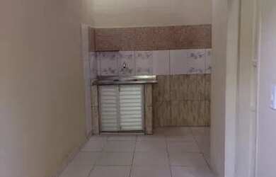 Imagem 2: ALUGO kitnet apto CaSAL sem Filhos Não paga energia e nem água