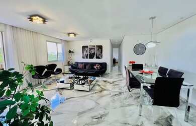 Imagem: O apartamento possui 2 Dormitórios, 2 Banheiros, 2 Vagas na