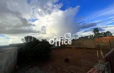 Imagem: O terreno possui 500m² de Área e está localizado em Reverendo