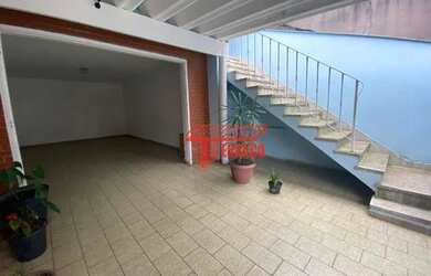 Imagem: A casa possui 2 Dormitórios, 2 Banheiros, 2 Vagas na garagem