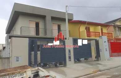 Imagem: A casa possui 2 Dormitórios, 1 Banheiro, 2 Vagas na garagem